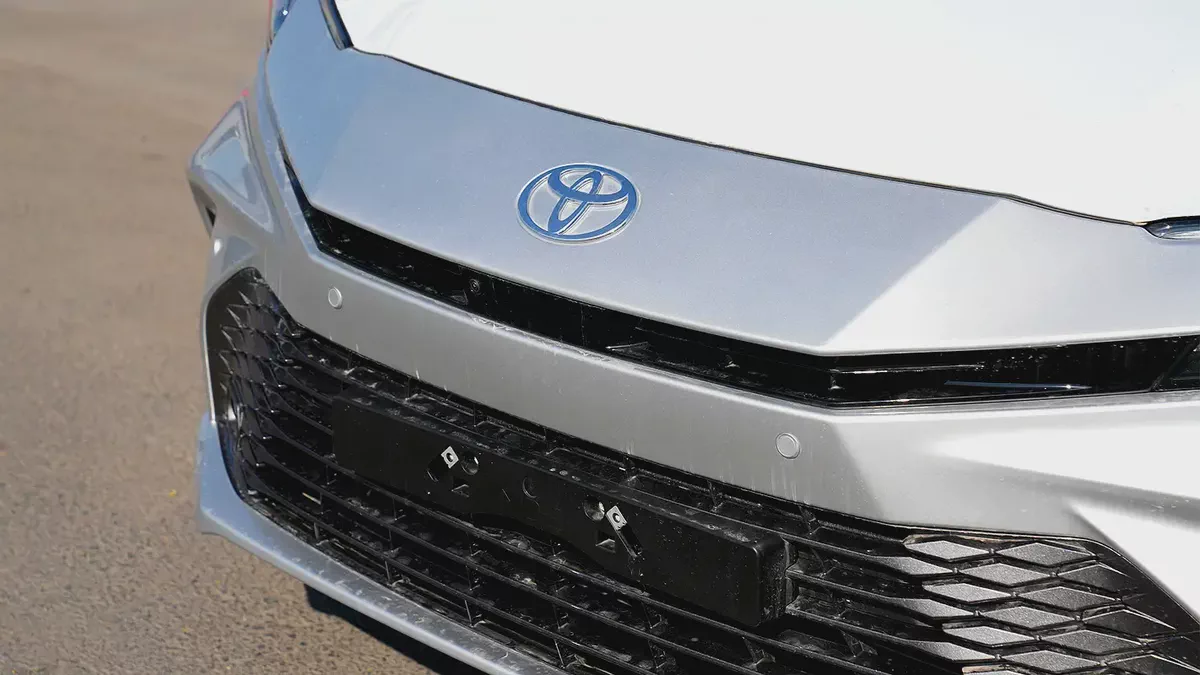 Toyota Camry 2025 Lumiere HYBRID GCC Spec-8-8