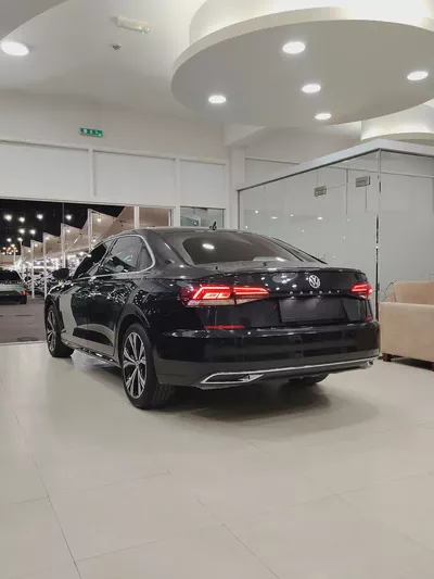 Volkswagen Passat SEL 2020 GCC Specs - Full Option-3