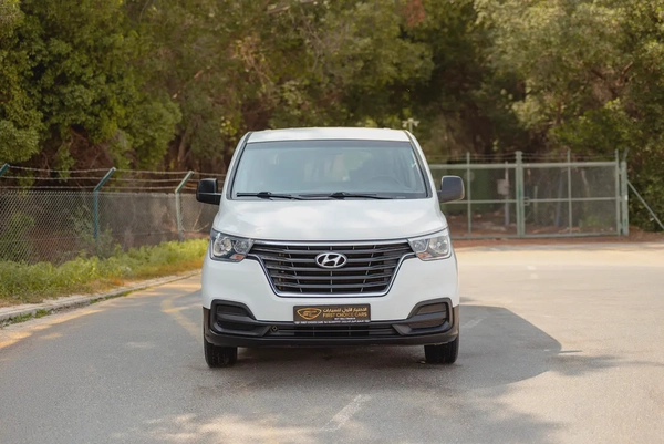 Hyundai H1 | 12-Seater | Automatic | GCC Specs | Ref#H98517