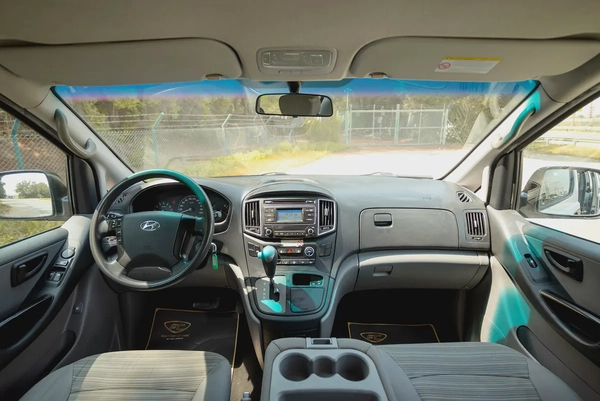Hyundai H1 | 12-Seater | Automatic | GCC Specs | Ref#H98517