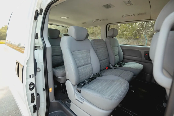 Hyundai H1 | 12-Seater | Automatic | GCC Specs | Ref#H98517