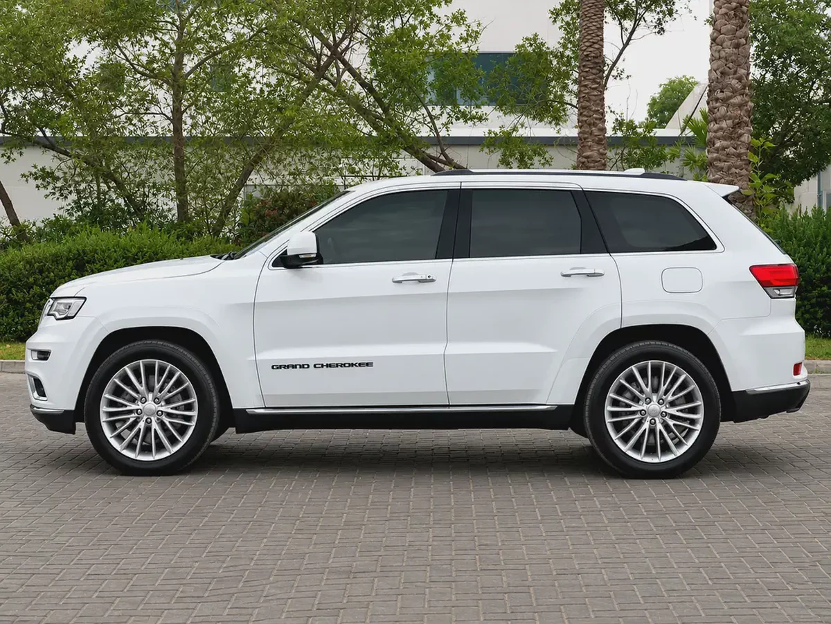 AED 1,338 | Jeep Grand Cherokee Summit | 5.7L HEMI V8 2018 | GCC Specs |-9-9