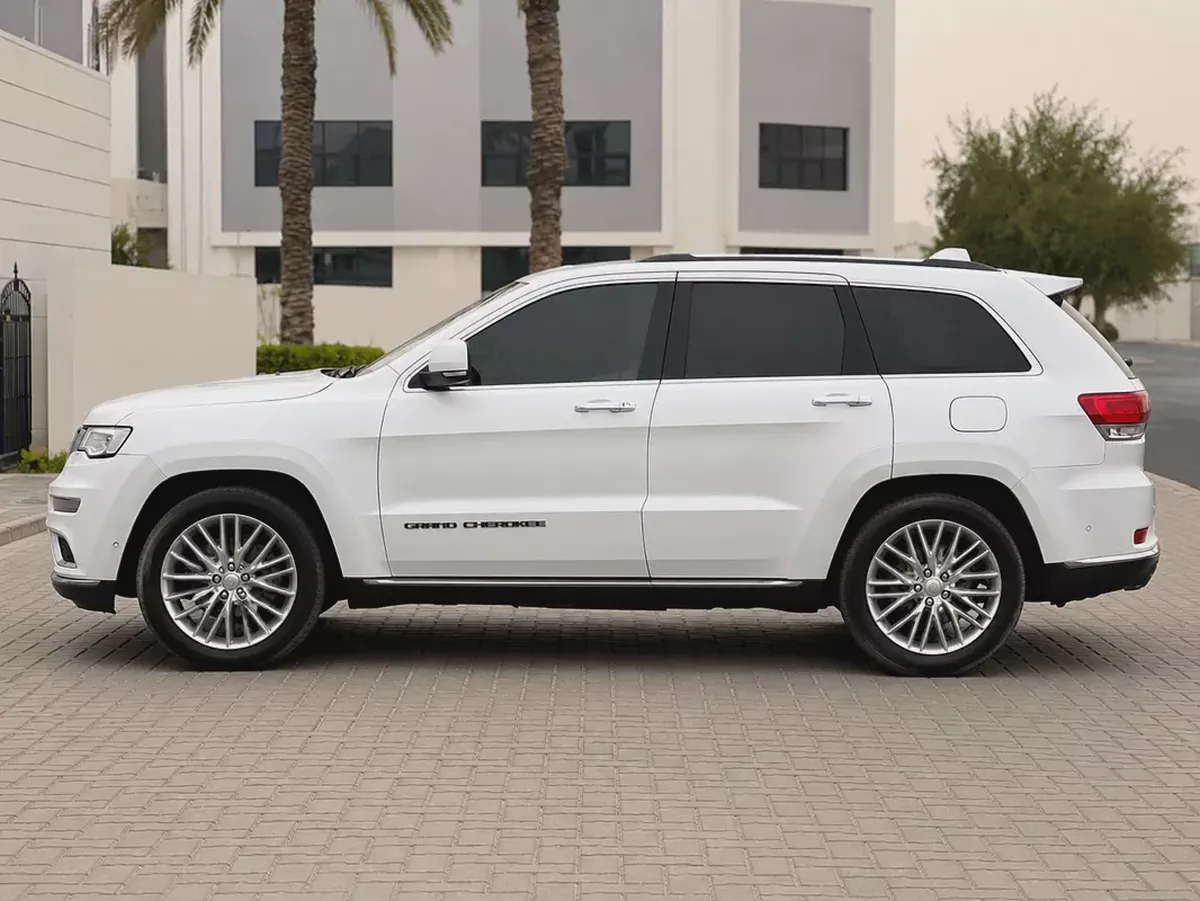 AED 1,338 | Jeep Grand Cherokee Summit | 5.7L HEMI V8 2018 | GCC Specs |-10-10
