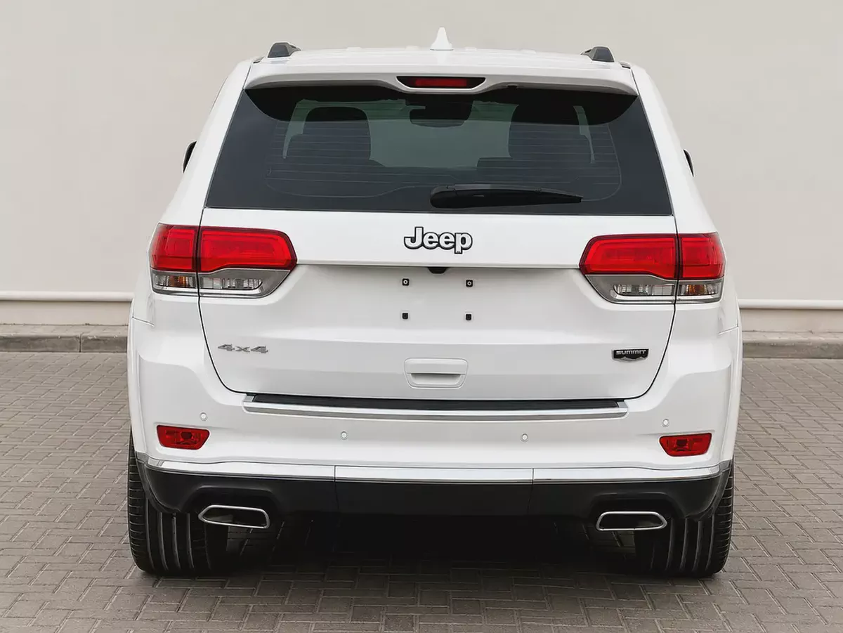 AED 1,338 | Jeep Grand Cherokee Summit | 5.7L HEMI V8 2018 | GCC Specs |-11-11