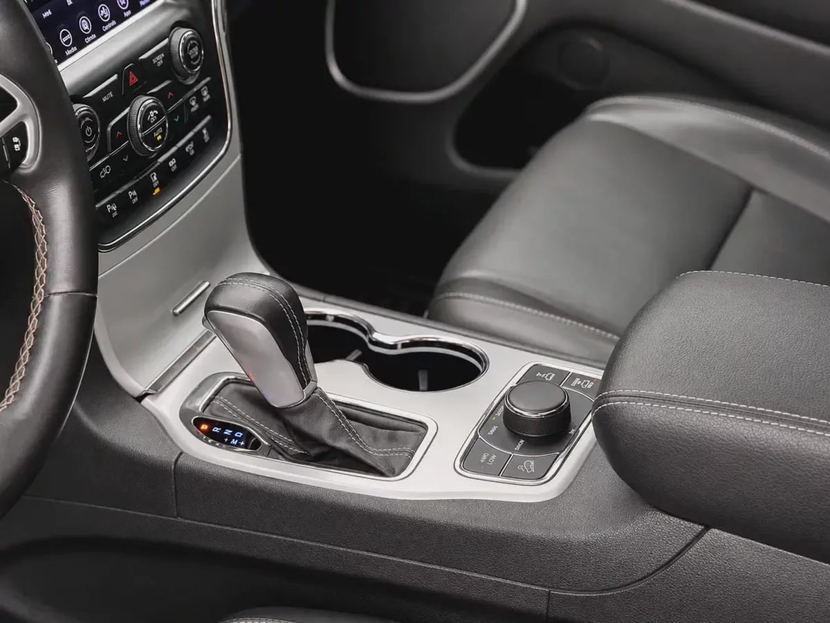 AED 1,338 | Jeep Grand Cherokee Summit | 5.7L HEMI V8 2018 | GCC Specs |-13-13
