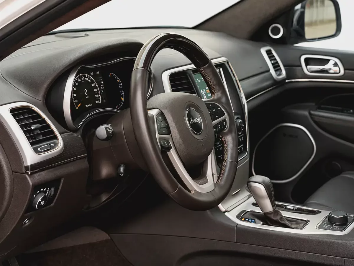 AED 1,338 | Jeep Grand Cherokee Summit | 5.7L HEMI V8 2018 | GCC Specs |-14-14