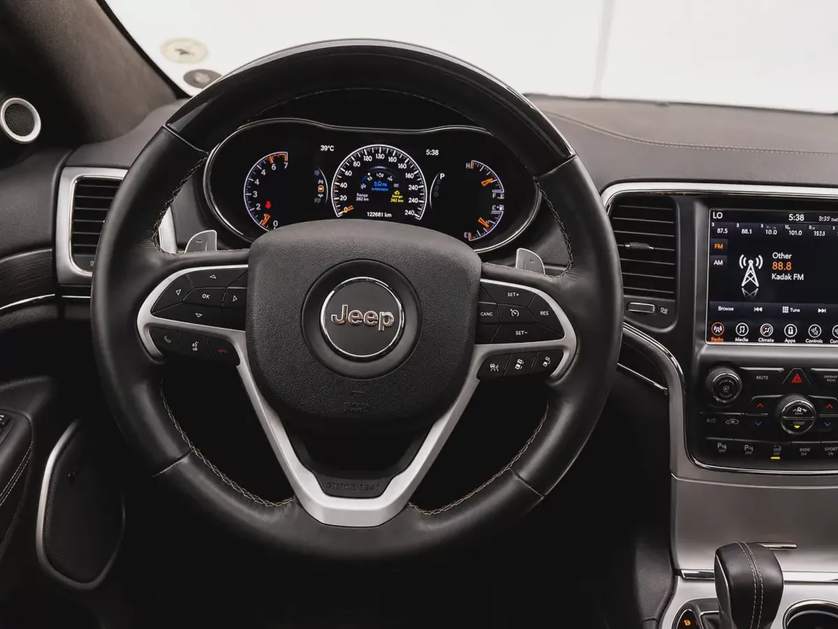 AED 1,338 | Jeep Grand Cherokee Summit | 5.7L HEMI V8 2018 | GCC Specs |-16-16