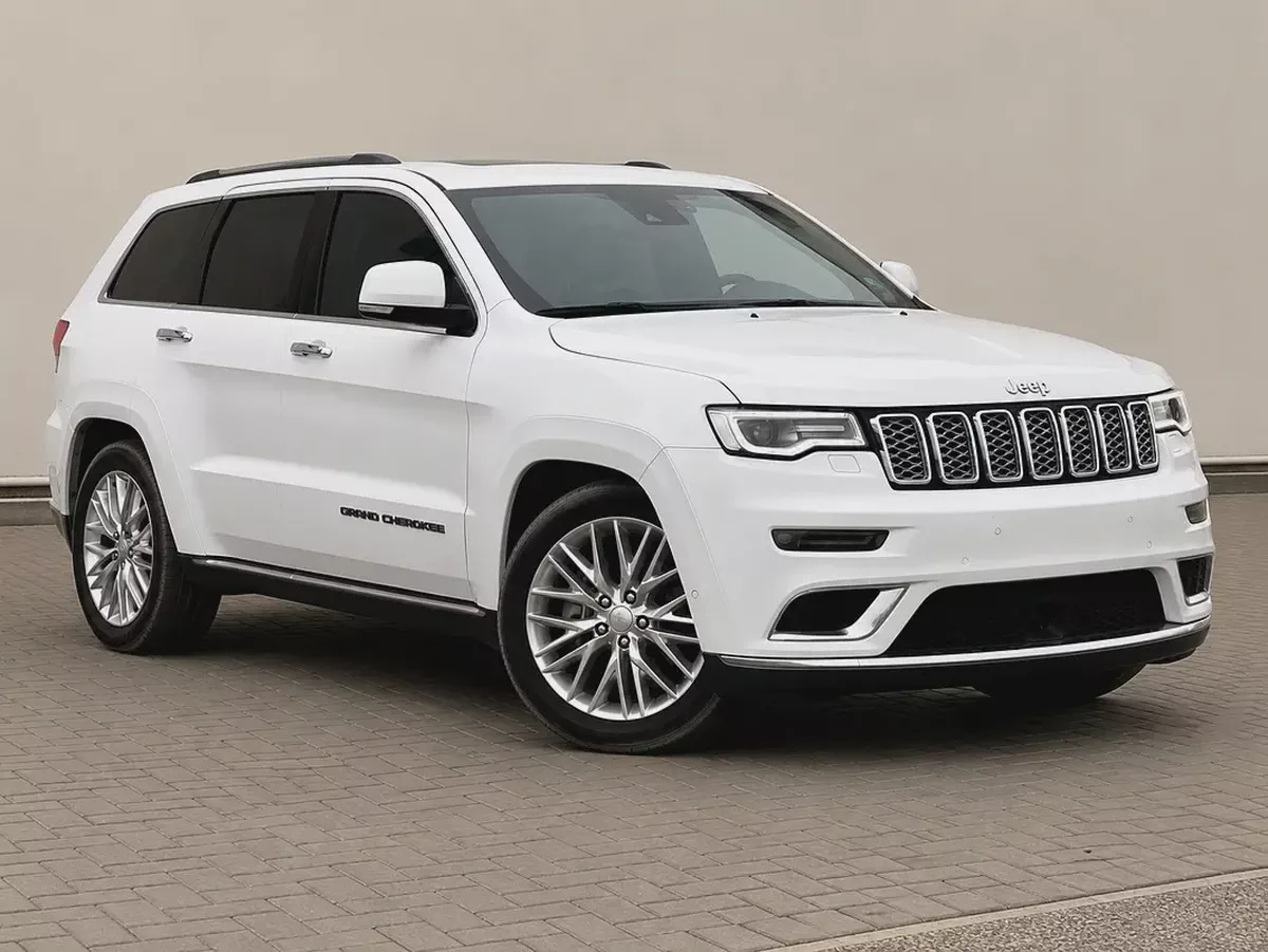 AED 1,338 | Jeep Grand Cherokee Summit | 5.7L HEMI V8 2018 | GCC Specs |-1-1