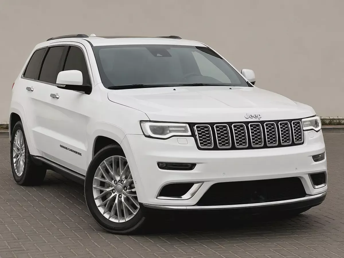 AED 1,338 | Jeep Grand Cherokee Summit | 5.7L HEMI V8 2018 | GCC Specs |-2-2