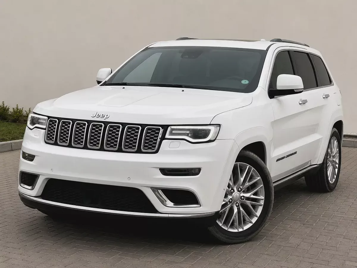 AED 1,338 | Jeep Grand Cherokee Summit | 5.7L HEMI V8 2018 | GCC Specs |-3-3