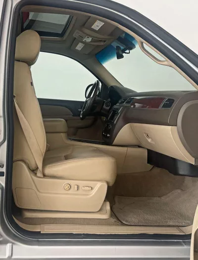 GMC Yukon SLT XL 5.3L-8CYL SUNROOF EXCELLENT CONDITION-8