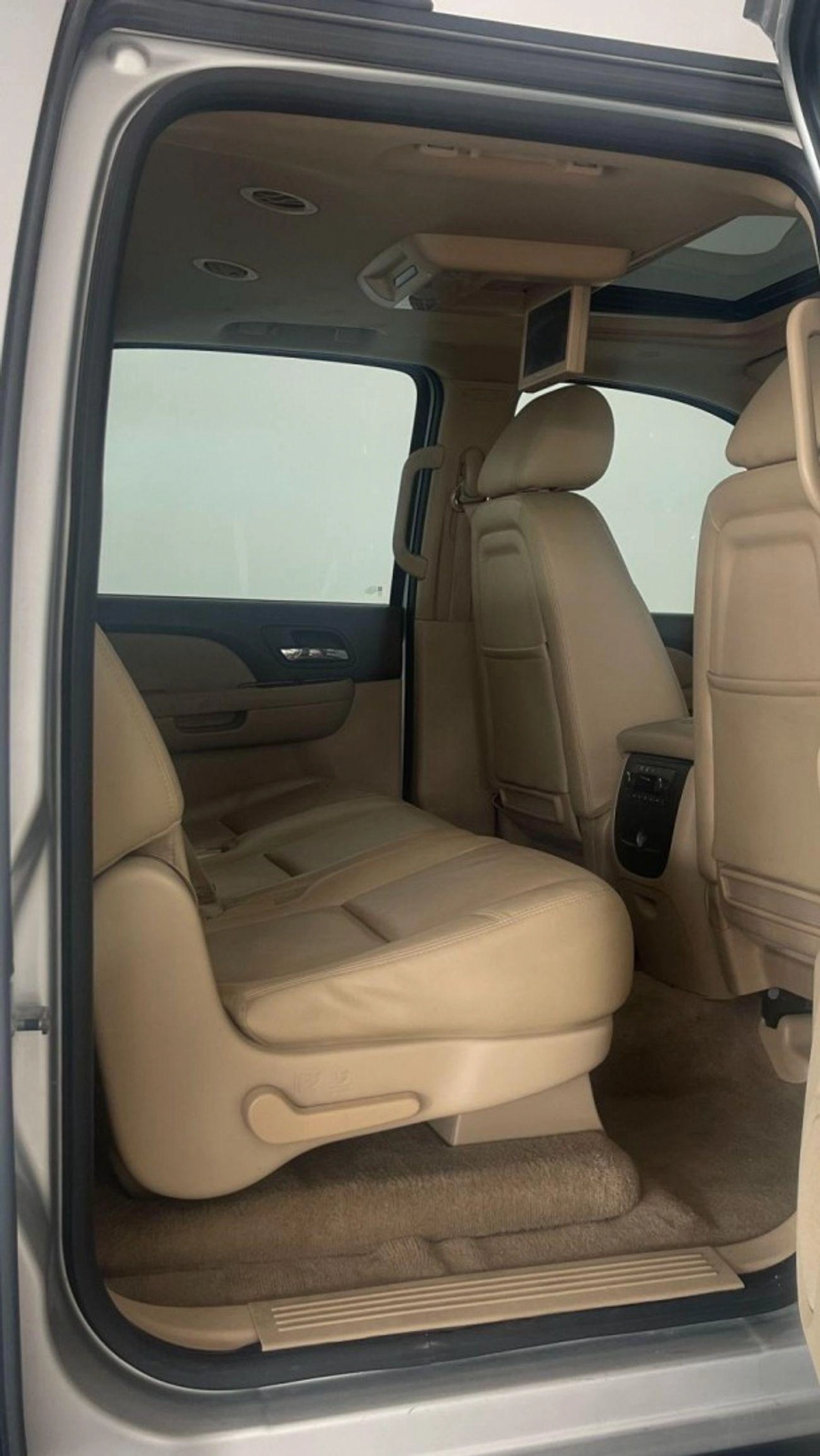 GMC Yukon SLT XL 5.3L-8CYL SUNROOF EXCELLENT CONDITION-9-0