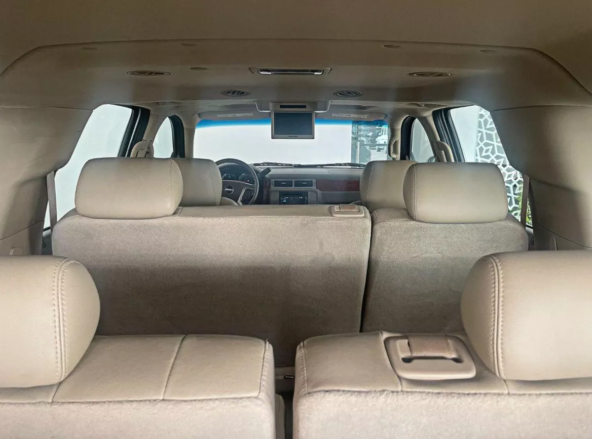 GMC Yukon SLT XL 5.3L-8CYL SUNROOF EXCELLENT CONDITION-10-0