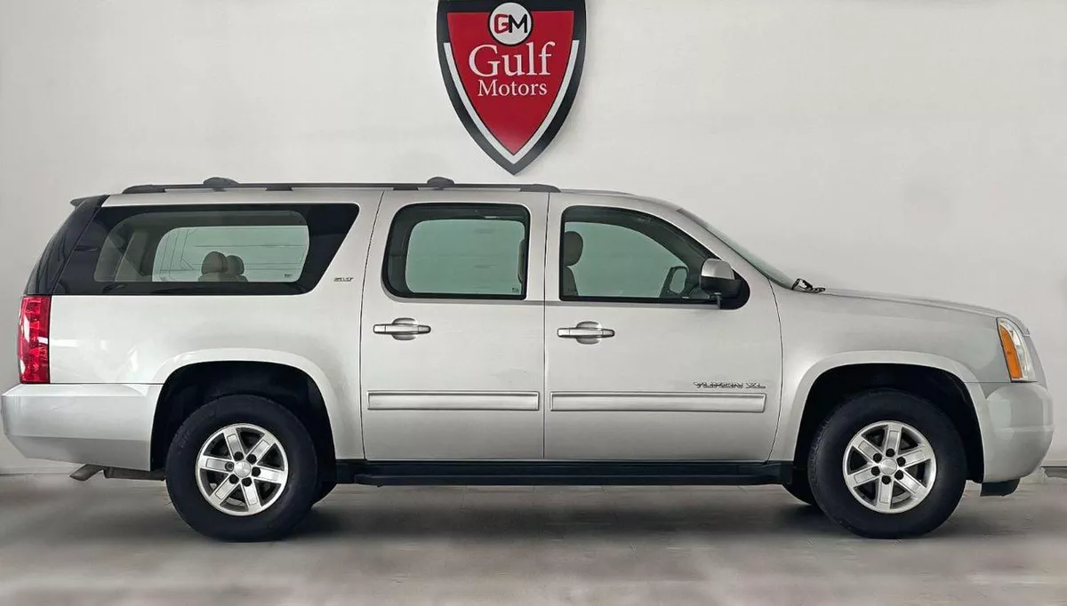 GMC Yukon SLT XL 5.3L-8CYL SUNROOF EXCELLENT CONDITION-2-0