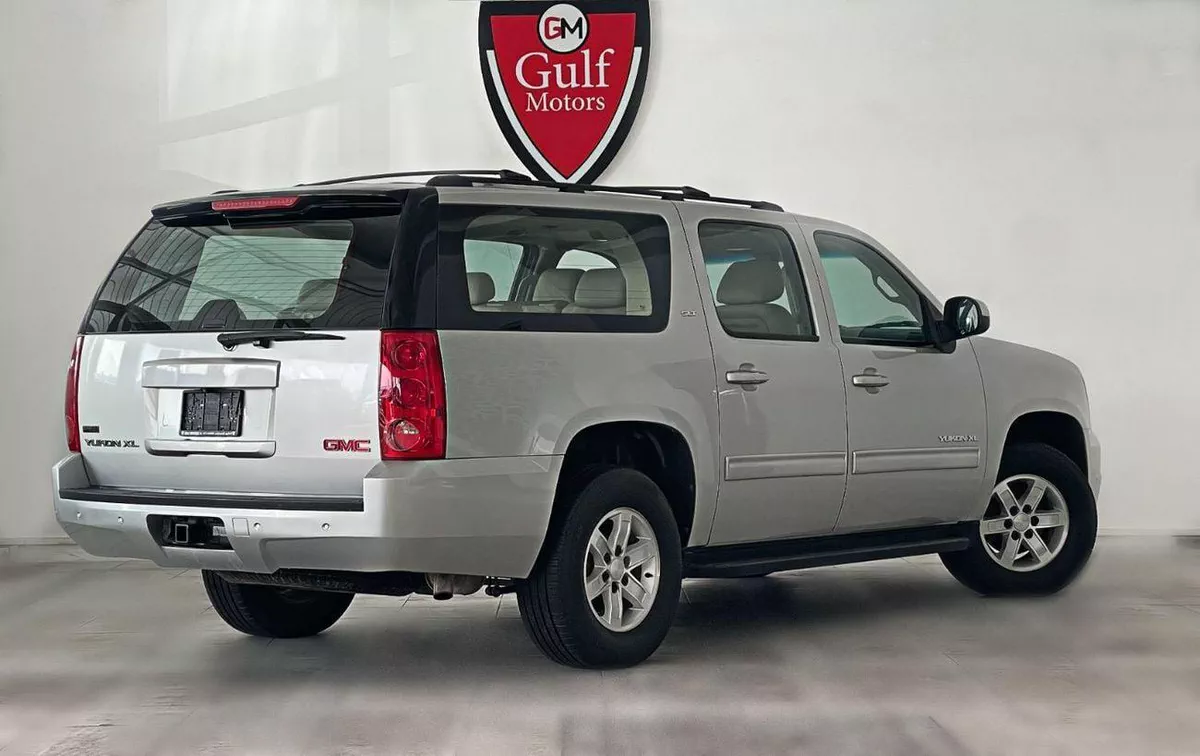 GMC Yukon SLT XL 5.3L-8CYL SUNROOF EXCELLENT CONDITION-3-0