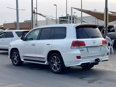 Toyota Land Cruiser VXR-8