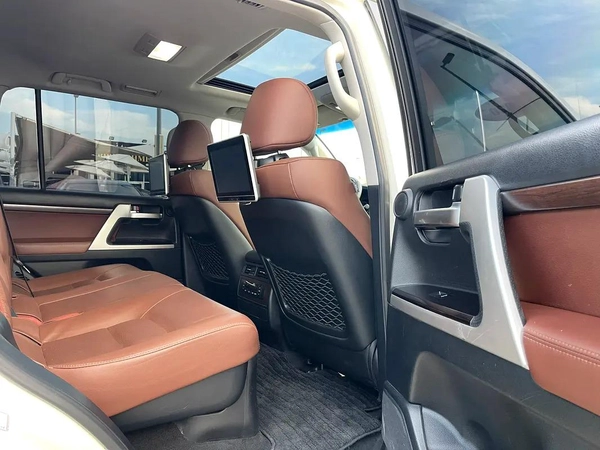 Toyota Land Cruiser VXR