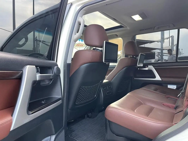Toyota Land Cruiser VXR