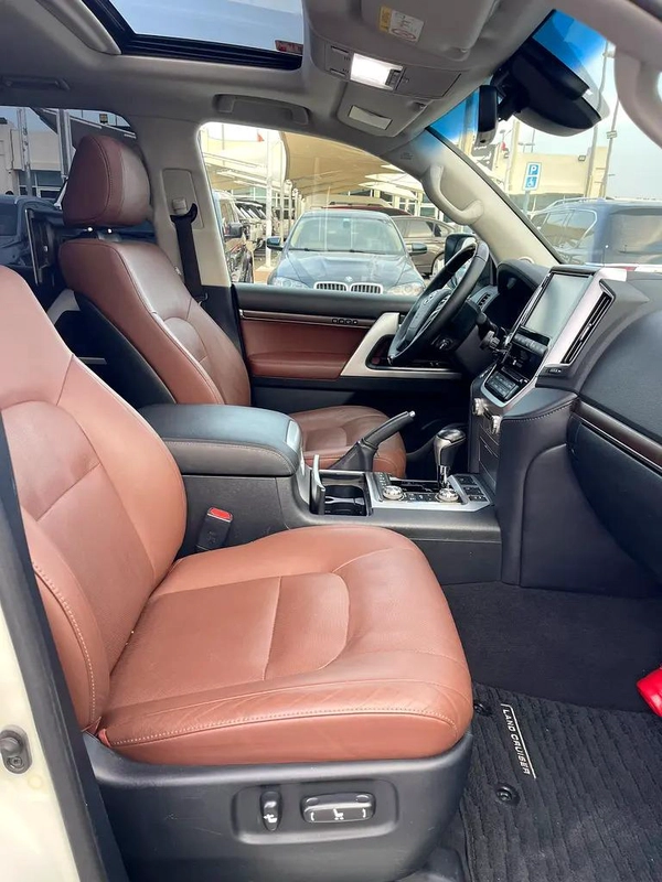 Toyota Land Cruiser VXR