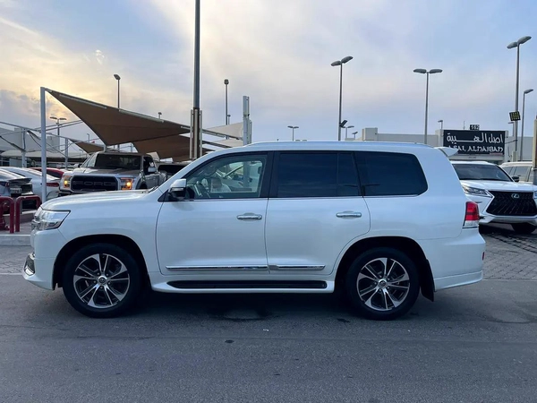 Toyota Land Cruiser VXR