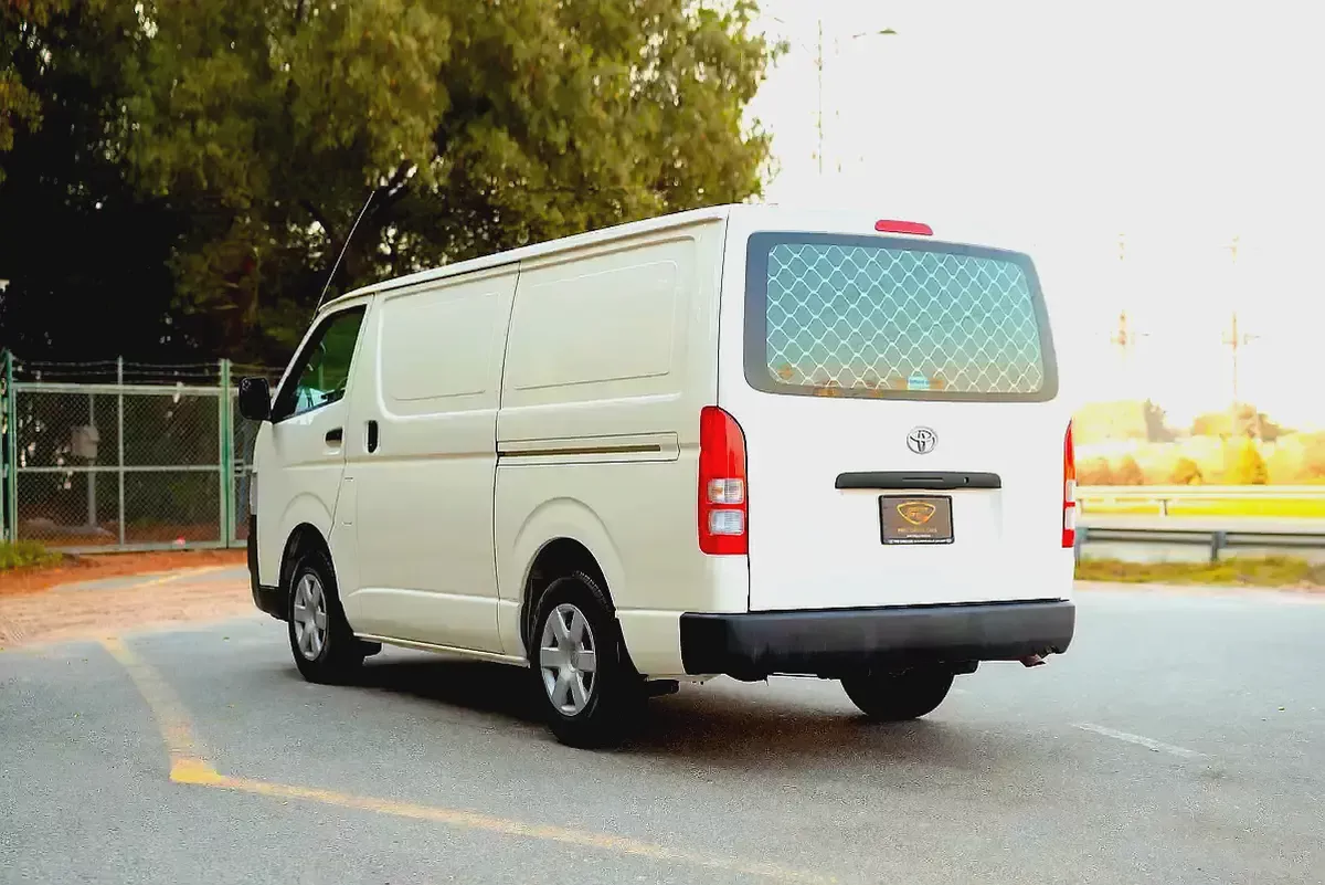 Toyota Hiace Standard Roof | Delivery Van | GCC Specs | Ref#T42275-3-3