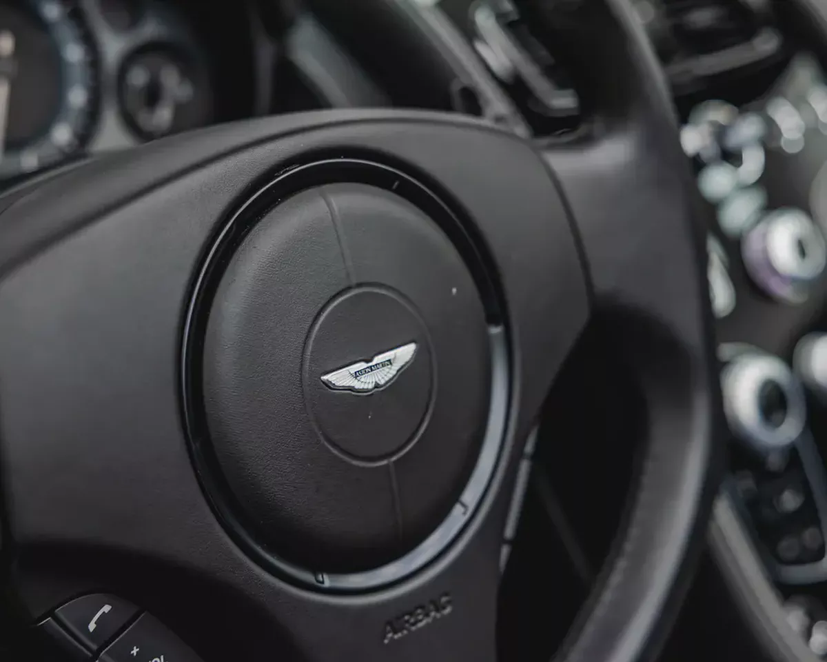 ASTON MARTIN DB9 GT - 2019 - CONVERTIBLE SOFT TOP - EXCELLENT CONDITION-10-10