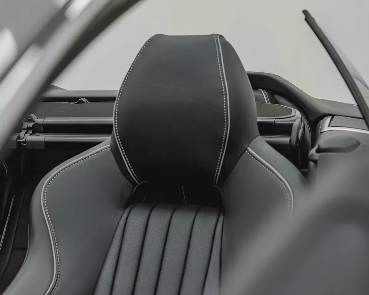 ASTON MARTIN DB9 GT - 2019 - CONVERTIBLE SOFT TOP - EXCELLENT CONDITION-14-14