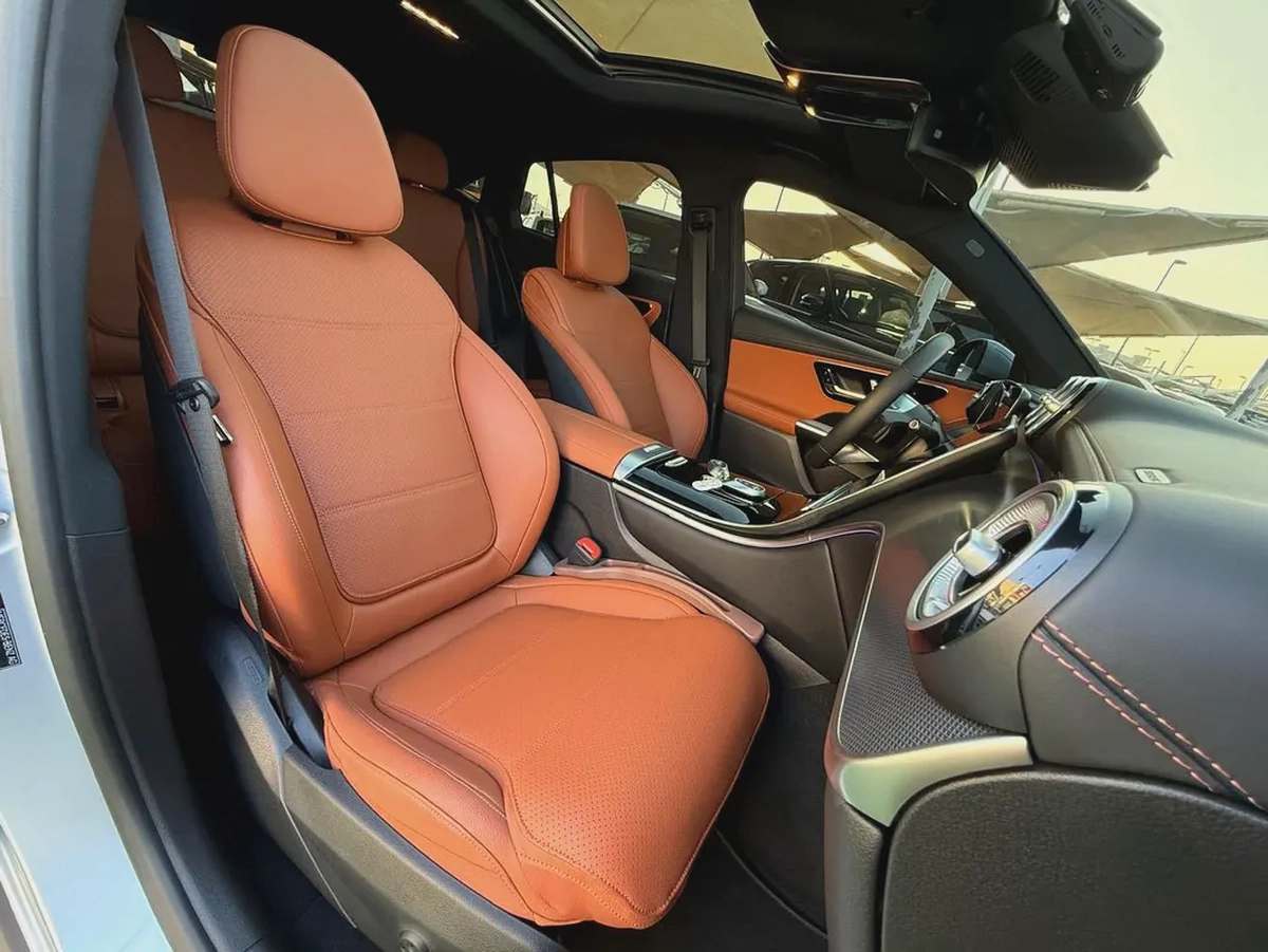 Mercedes GLC300 import from Korea model 2025 original paint مرسيدس جي الـ سي ٣٠٠ كوري موديل ٢٠٢٥-9-9