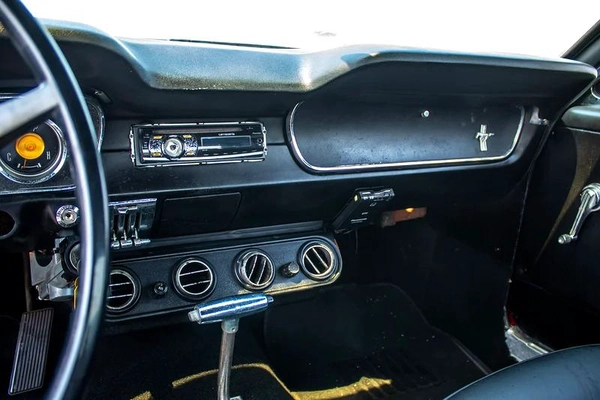 CLASSIC - 1965 - Ford Mustang (289) - JAPAN IMPORT -LOW MILEAGE