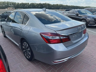 Honda Accord Clarity Hybrid-4