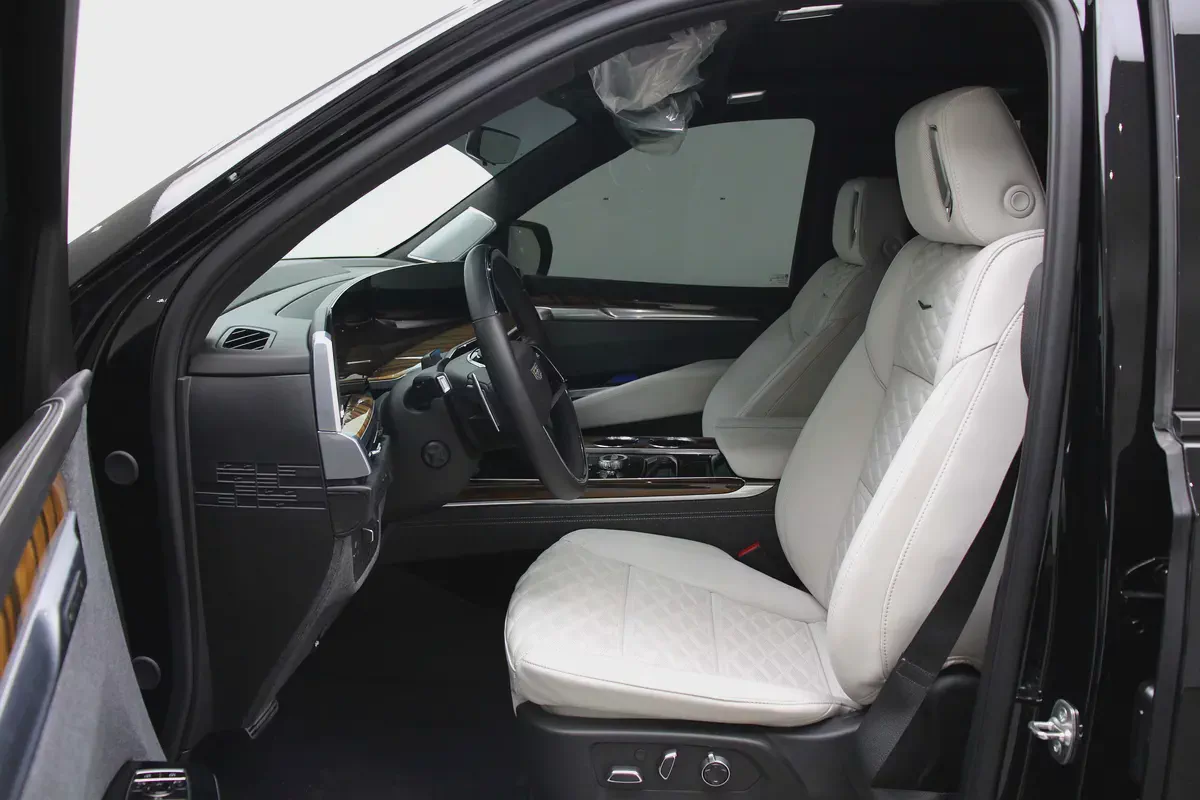 2025 Cadillac Escalade Sport Platinum | GCC Specs-7-7