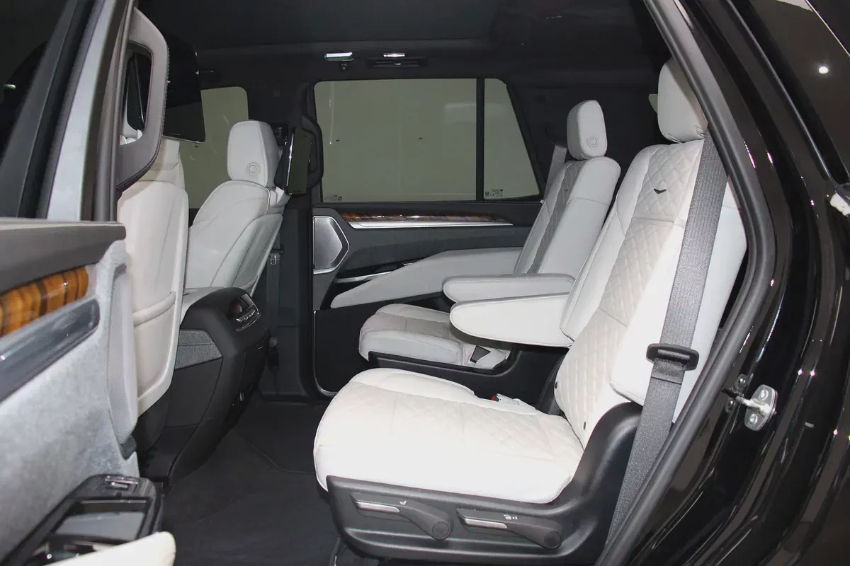 2025 Cadillac Escalade Sport Platinum | GCC Specs-8-8