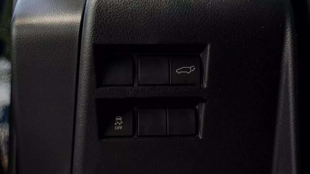 Toyota Land Cruiser VXR PETROL 2026-15-0