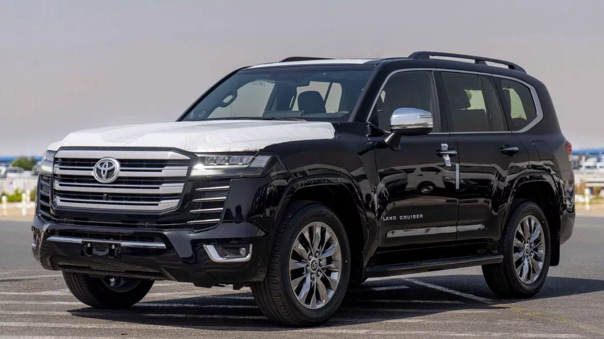 Toyota Land Cruiser VXR PETROL 2026