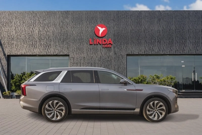 Hongqi E-HS9 2024-3