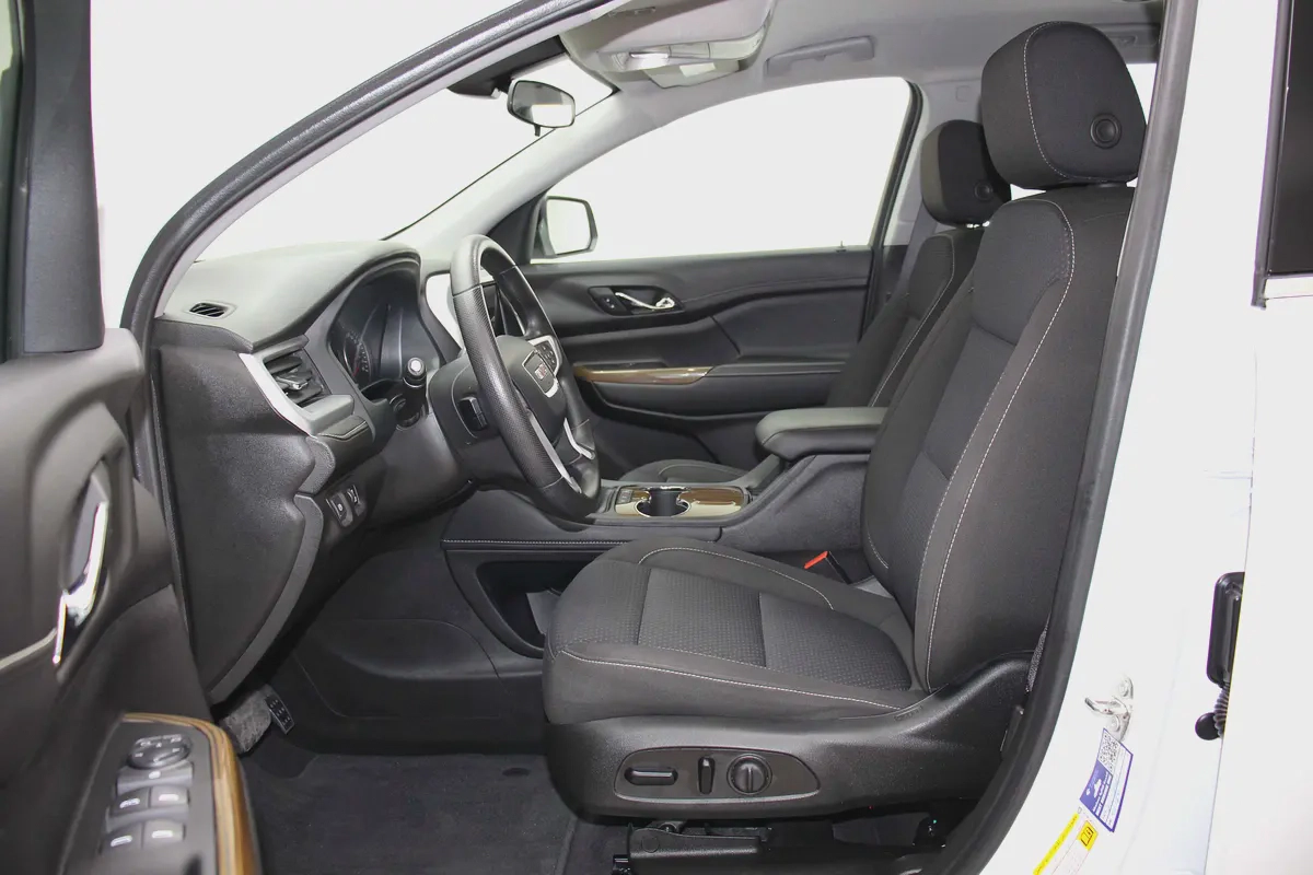 2023 GMC Acadia SLE - GCC Specs - Like New!-8-8