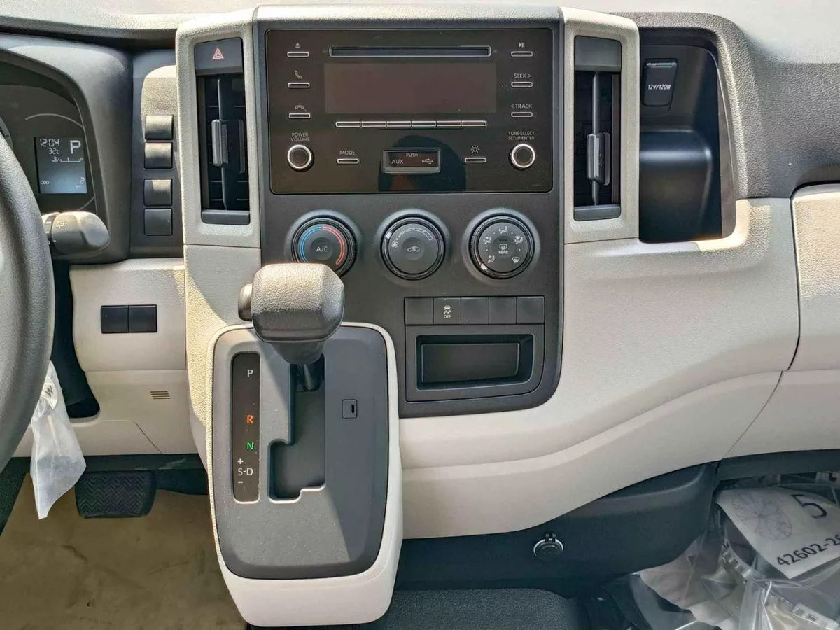 Toyota Hiace TOYOTA HIACE CARGO LOW ROOF || 3.5L PETROL A/T V6 (CODE # HCLRAE)-13-0