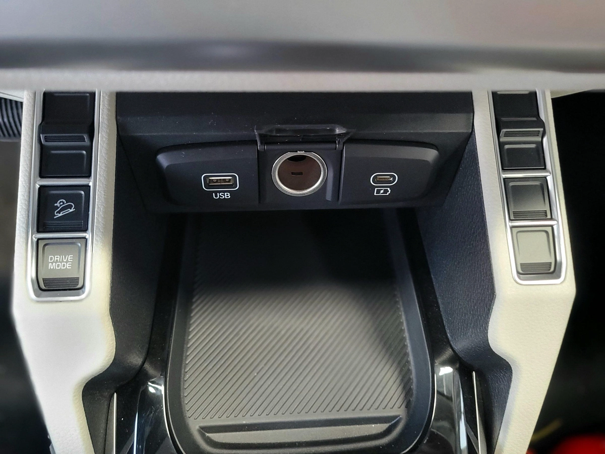 KIA CARENS 1.5L 7-SEATS MODEL 2025 GCC SPECS-20-20