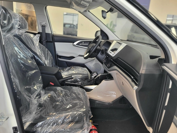 KIA CARENS 1.5L 7-SEATS MODEL 2025 GCC SPECS