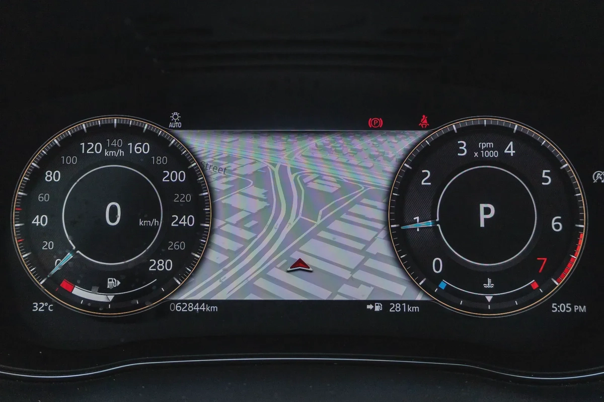 Jaguar E-Pace 2021-17-17