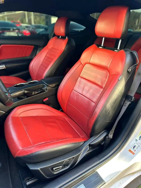 2017 Ford Mustang GT Premium - GCC Specs
