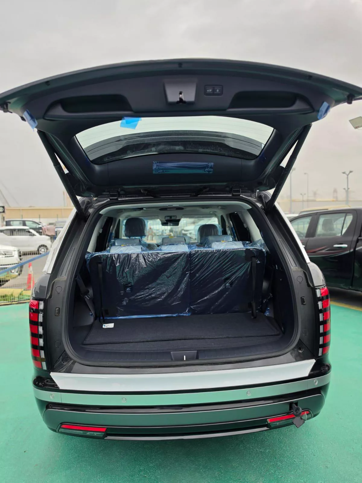 HYUNDAI PALISADE LUXURY GREY COLOR-7-7