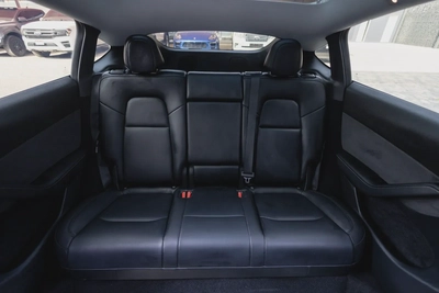 Tesla Model Y Standard Range 2023-8