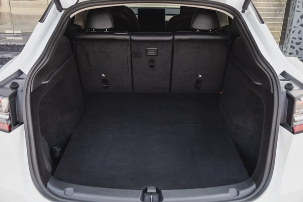 Tesla Model Y Standard Range 2023