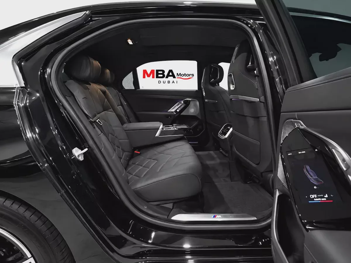 2025 | BMW 740i xDrive | Low Mileage |M-Package | Fully loaded-13-13