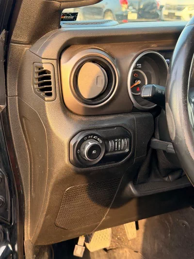 Jeep Wrangler SPORT-17