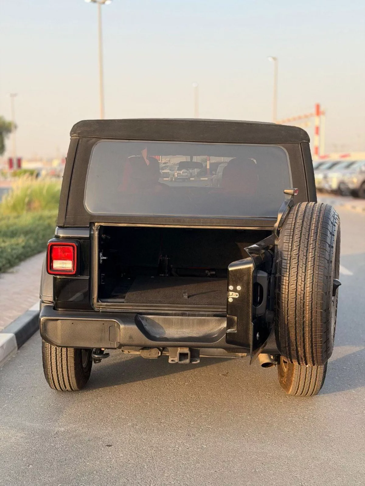 Jeep Wrangler SPORT-18-0