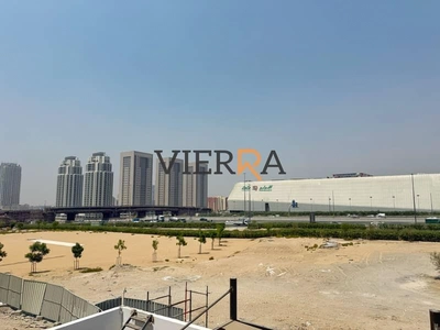 Brand New l Fully Furnished l Upgraded Unit-18