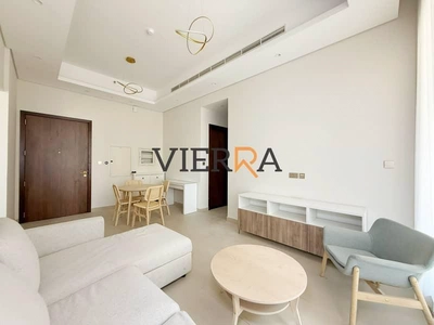 Brand New l Fully Furnished l Upgraded Unit-3