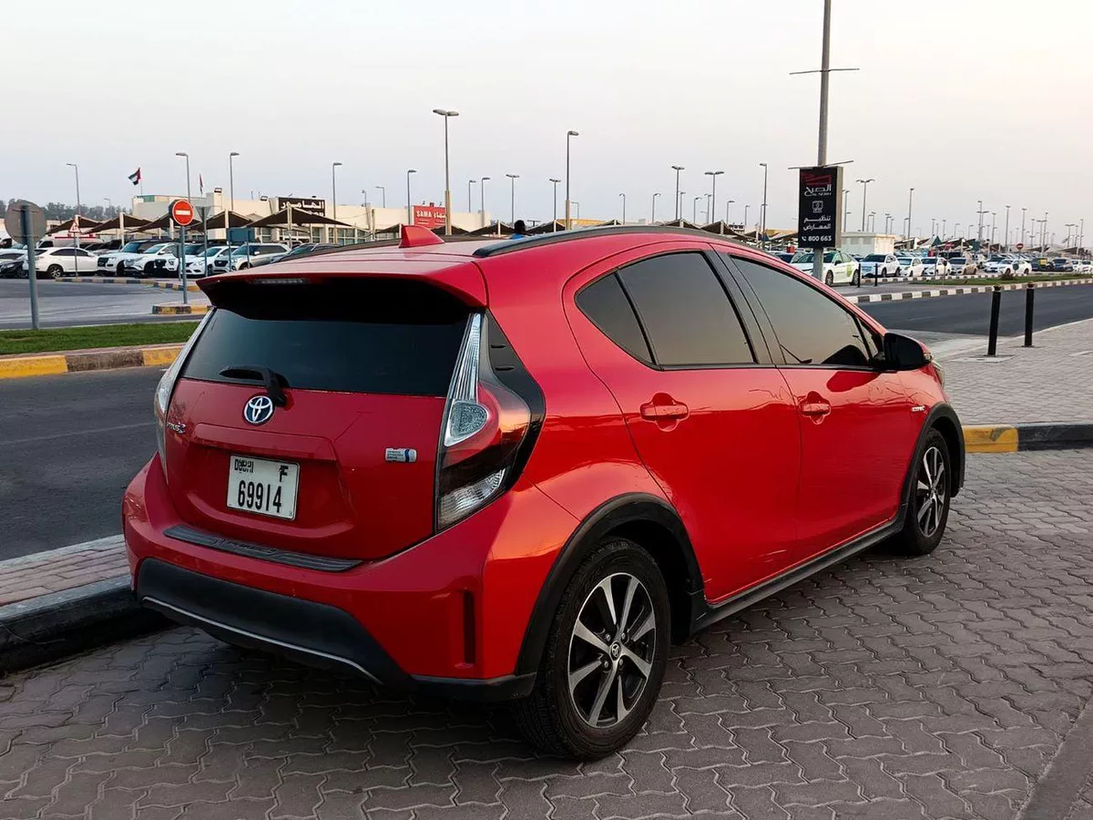 Toyota Prius+-3-0